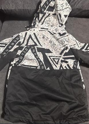 Осіння курточка для хлопчика на ріст 122