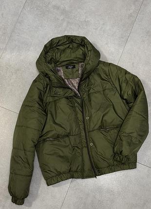 Зелена тепла куртка