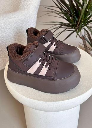 Зимові кросівки на дівчинку