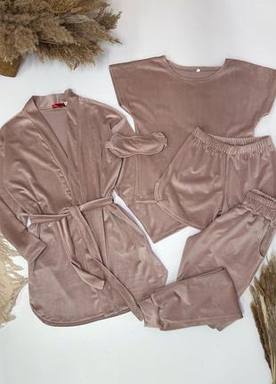 Велюровая пижама с халатом для девочки