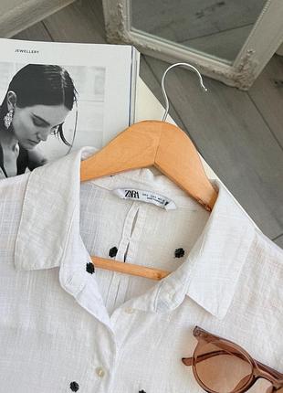 Белая рубашка с вышивкой zara 2