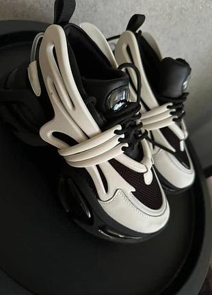 Кросівки модні