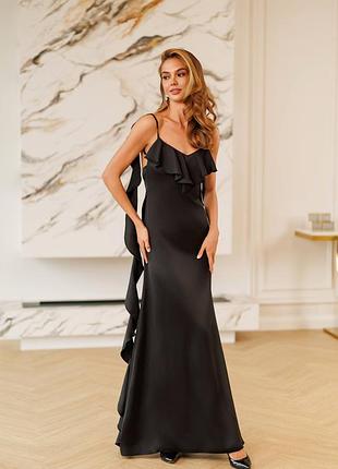 Розкішна сукня