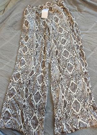 Брюки змеиный принт