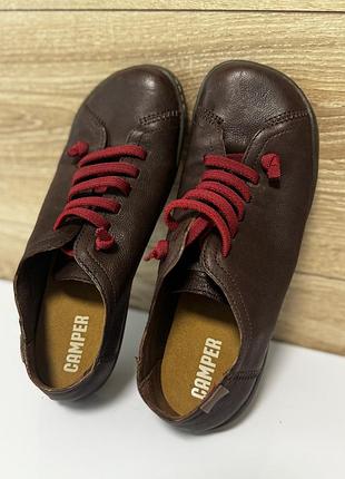 Шкіряні кросівки camper peu cami 38. туфлі з натуральної шкіри від camper моделі peu cami у розмірі 38. колір - коричневий.