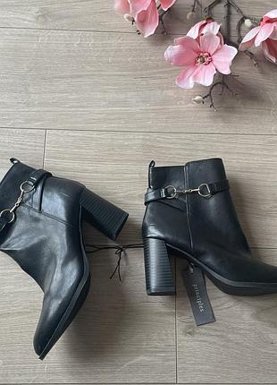 Чобітки 38 розмір