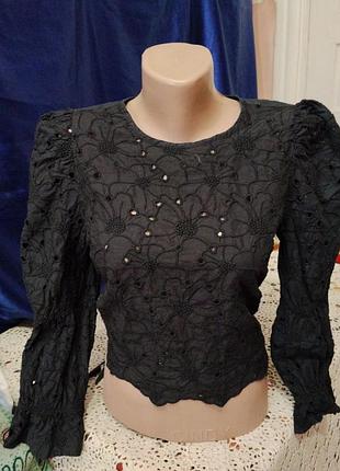 Черная блуза прошва