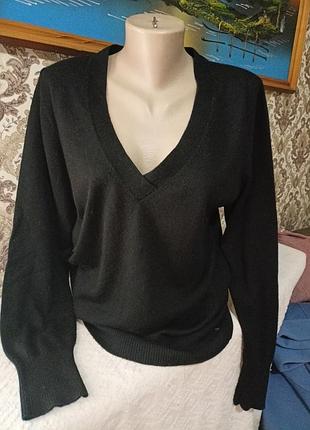 Светр жіночий 💯 відсотків вовна,розмір l.франція. на високий зріст.