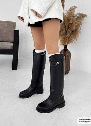 Симетричні чоботи труби з перемичкою на худу ніжку