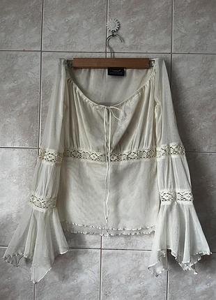 Нарядна блуза з мереживом оборками рюшами воланами зав’язками в вікторіанському едвардіанському стилі ретро вінтаж vintage stories