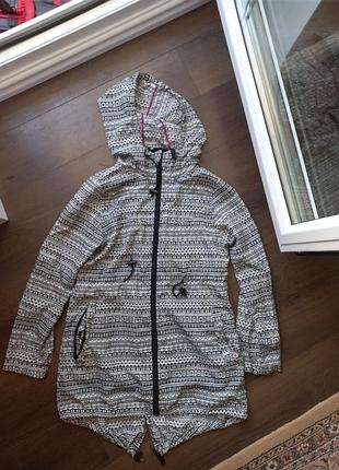 Удлиненная ветровка