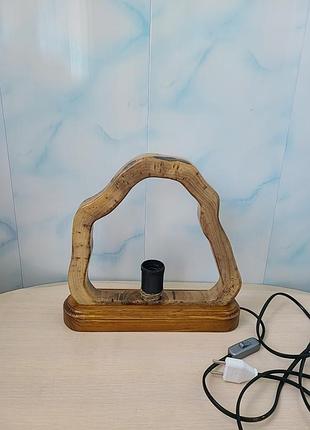 Светильник настольный деревянный