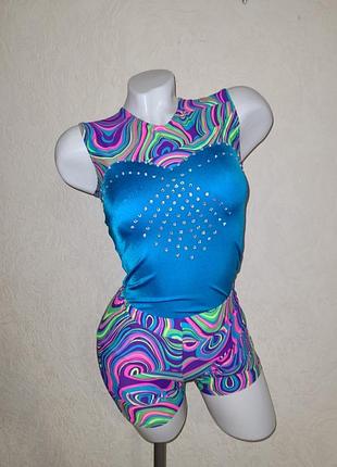Купальник додатково з шортами для занять спортом