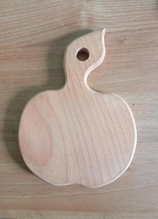 Доска разделочная буковая (бук) фигурная малое яблоко