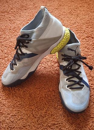 Беговые кроссовки puma оригинал. 39 р. стелька 25 см. спортивные кроссовки.