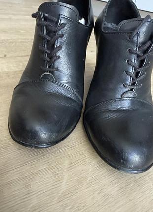 Чобітки осінні на танкетці 37 р