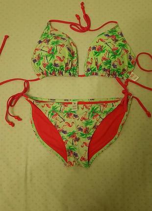 Красивый женский купальник