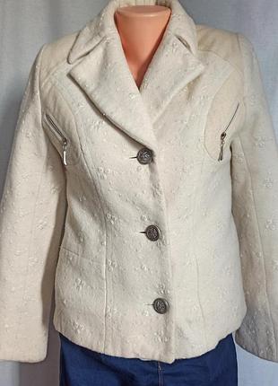 Пиджак молочный женский теплый s