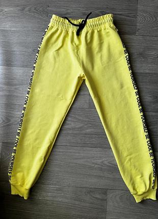 Спортивні штани для дівчинки