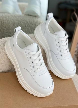 Натуральные кожаные белые кроссовки