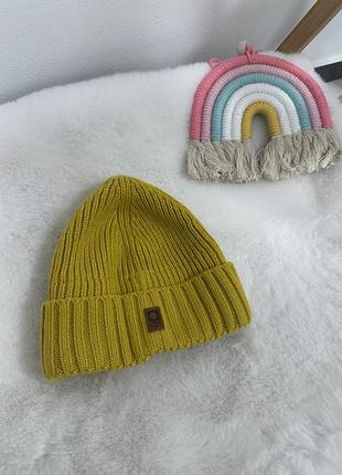 Классная горчичная шапочка, деми шапка, шапочка