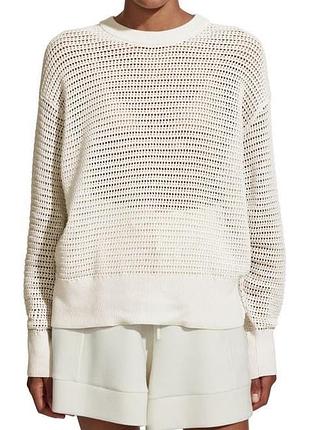 Ажурний светр білого кольору