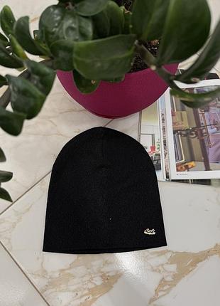 Жіноча чорна віскозна осіння шапка з блискітками