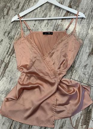 Сатинова майка пудрового кольору від missguided 💕 розмір s (uk 8 / us 4)