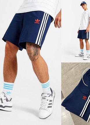 Чоловічи шорти фірмові adidas розмір s.