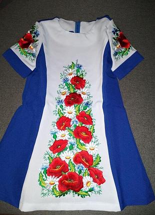Шикарное вышитое платье