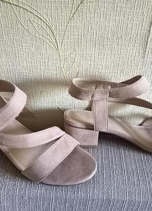 Босоножки,р.39