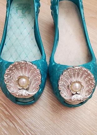 Туфли сказочные от disney с жемчужинами 25 размер