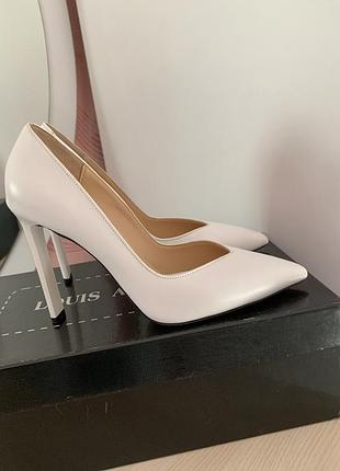 Стильні туфлі жіночи