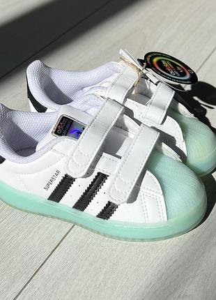 Кросівки adidas