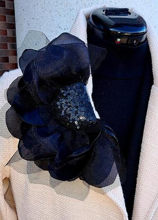 Стильный пол цветок брошь объемная черная, большая- 22 см.