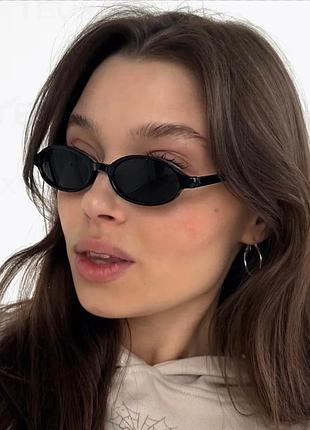 Очки с узкой овальной черной оправой и черными линзами винтаж нулевые байонетта office siren