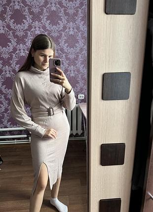 Бежева тепла сукня-гольф з поясом кашемірова з розрізом довга