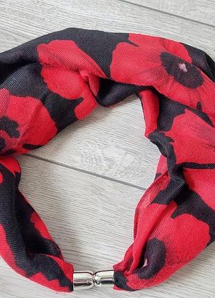 Шейный шарф -хомут на магнита,чёрный в красные маки(74 см)