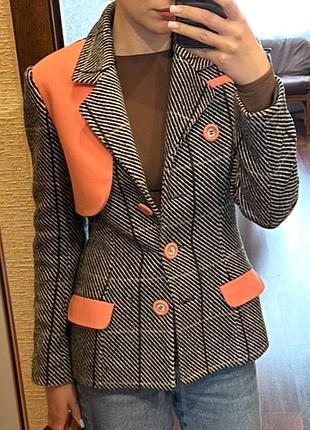 Жакет вовняний з акцентними деталями