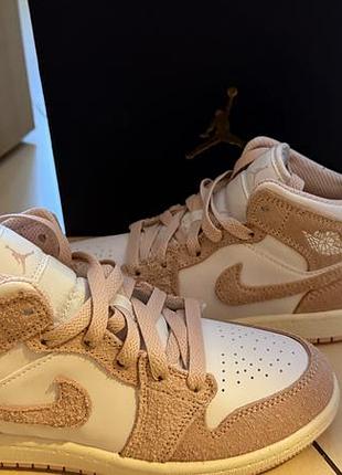 Нові кросівки nike jordan оригінал .