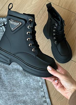 Зимові черевики на дівчинку