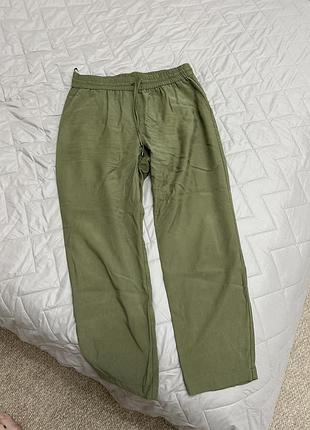 Жіночі брюки