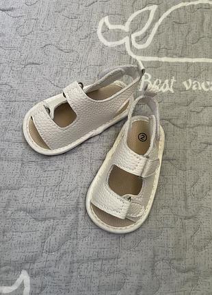 Босоніжки для малюка