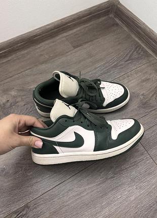 Кросівки nike жіночі