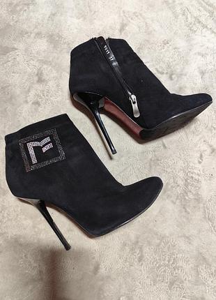 Эффектные,миниатюрные ботильоны