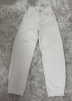 Джинси bershka бежеві