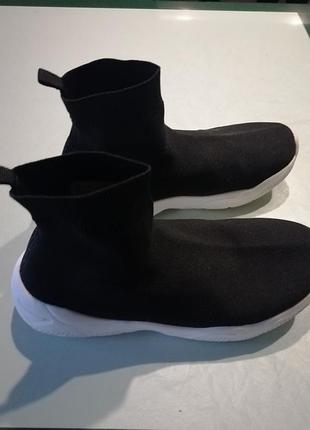 Кроссовки женские