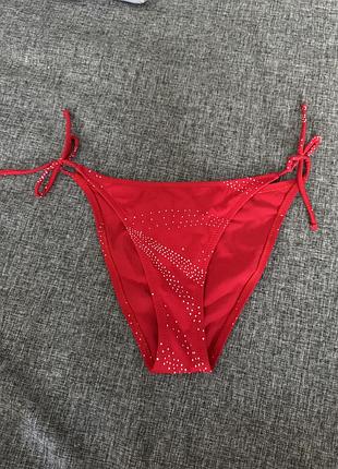 Червоні плавки для купальника