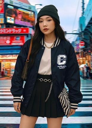 Синя куртка в стилі college varsity -