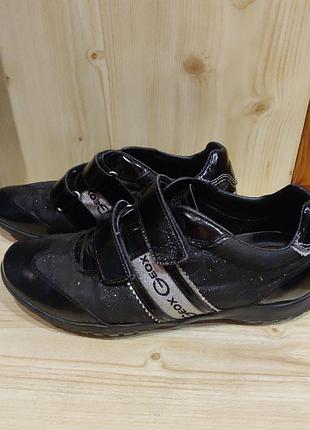 Классные, кожаные лоферы фирмы geox.